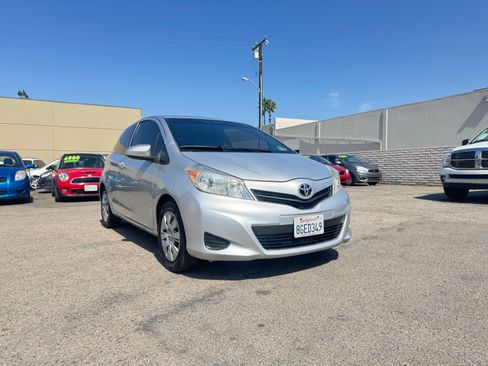 Used 2012 Toyota Yaris 2-Door Hatchback FWD image 12