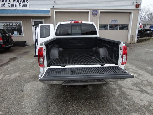 Used 2009 Nissan Frontier image 10