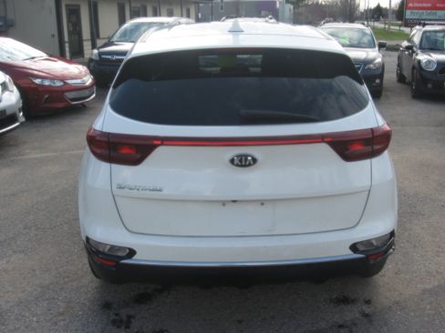Used 2021 Kia Sportage LX image 5