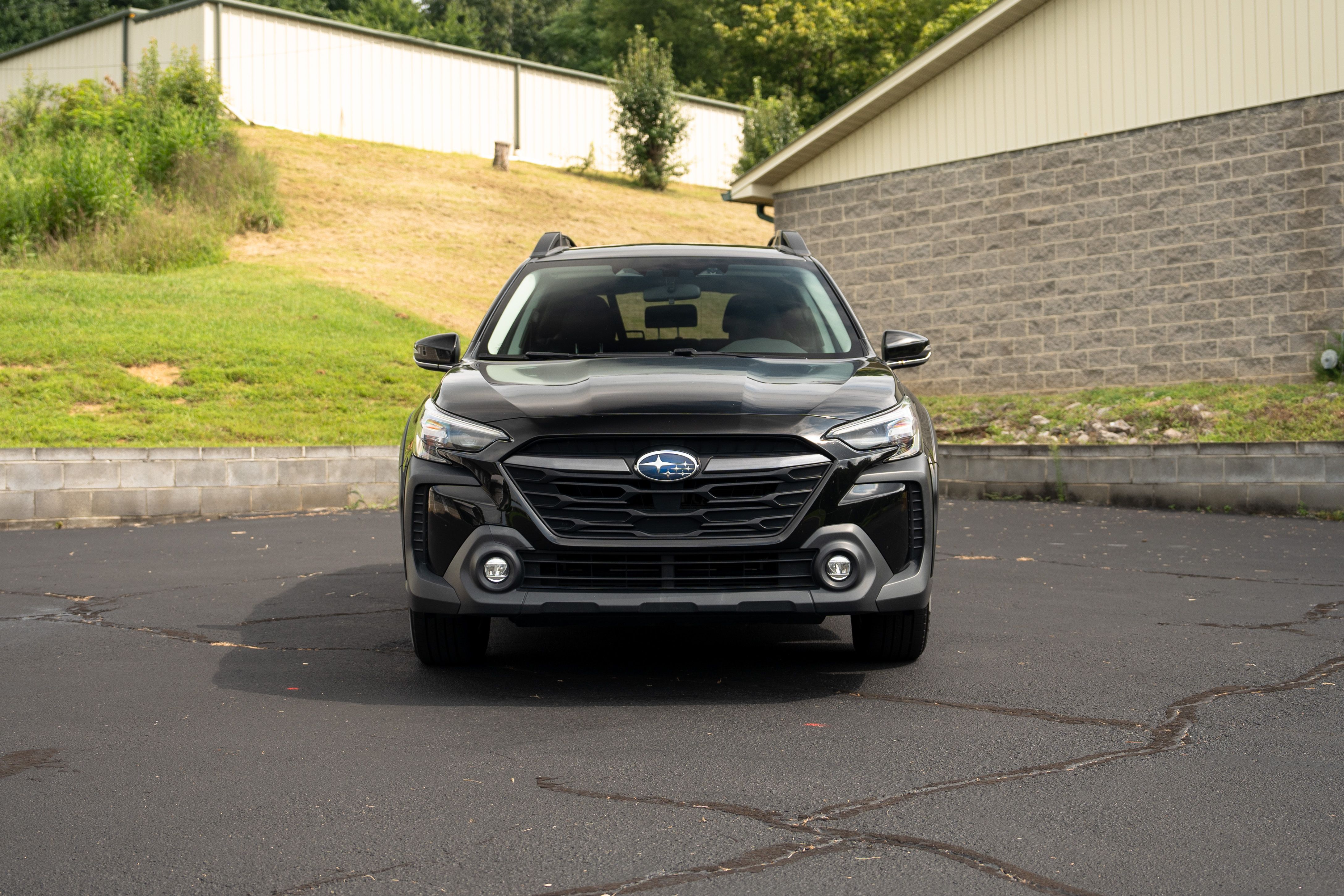Used 2023 Subaru Outback Touring AWD/4WD image 2