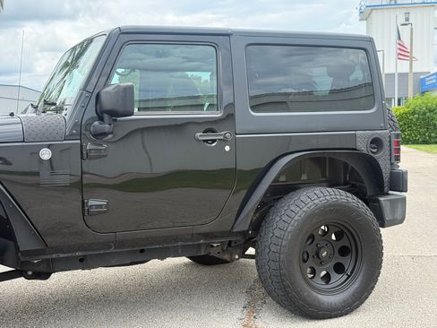 Used 2017 Jeep Wrangler Sport AWD/4WD image 26