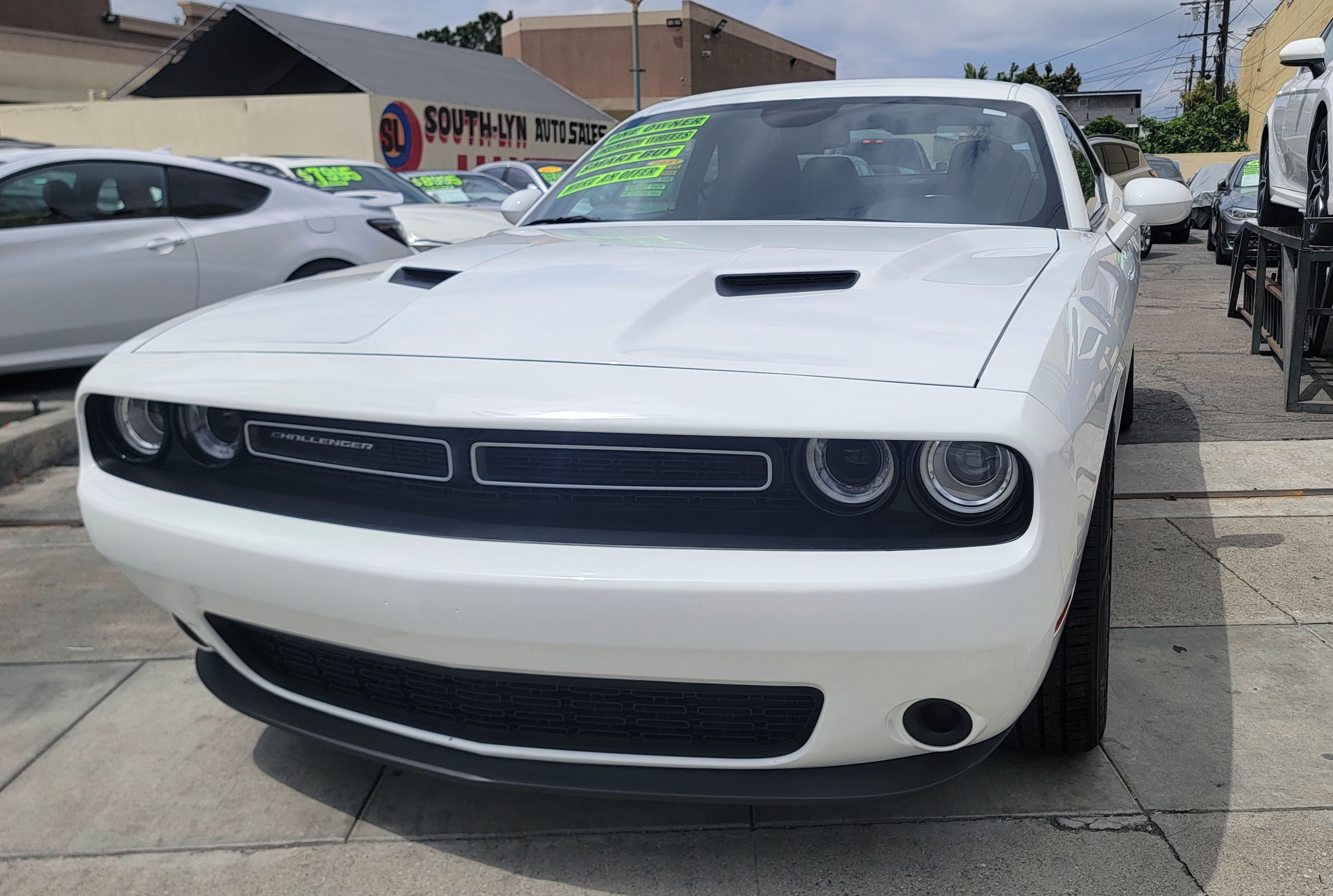 Used 2019 Dodge Challenger SXT RWD image 3