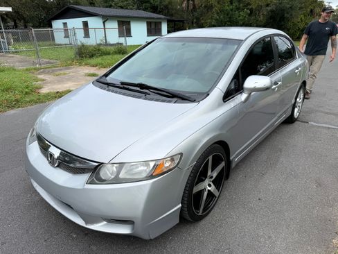 Used 2011 Honda Civic LX image 2