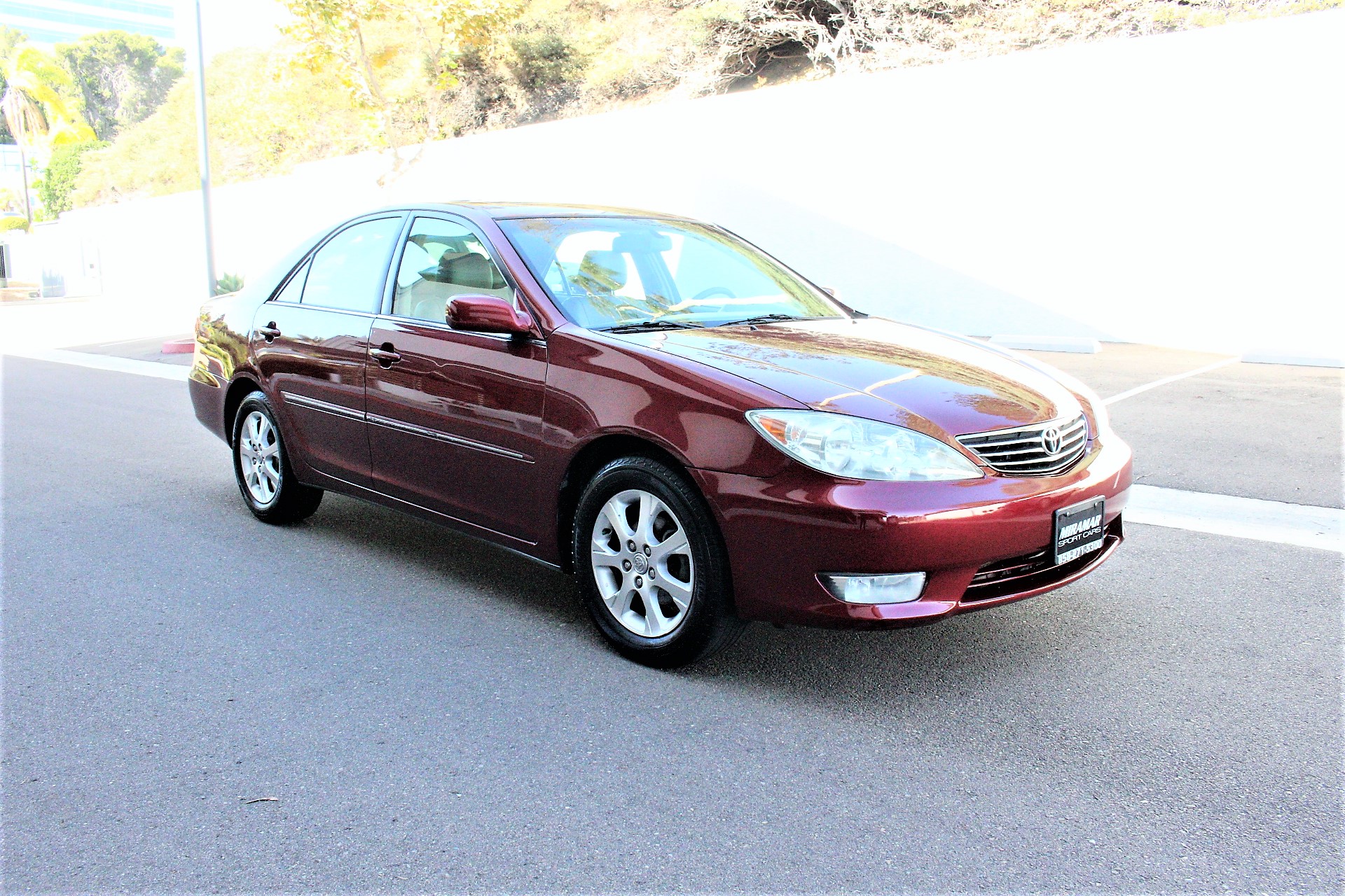 Used 2005 Toyota Camry XLE FWD image 2