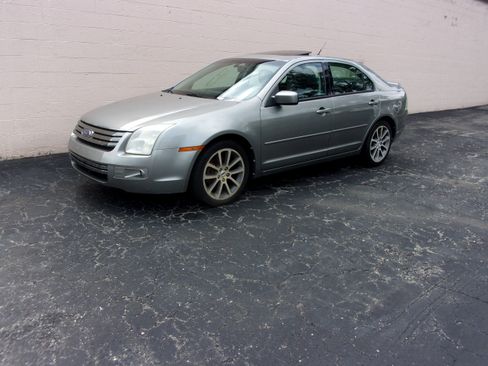 Used 2009 Ford Fusion SE image 1
