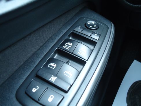 Used 2015 Jeep Cherokee Latitude image 19