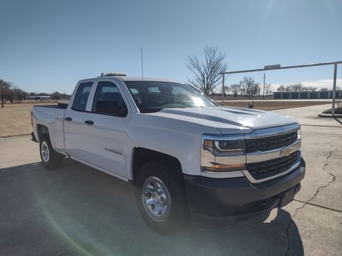 Used 2019 Chevrolet Silverado 1500 LD image 3