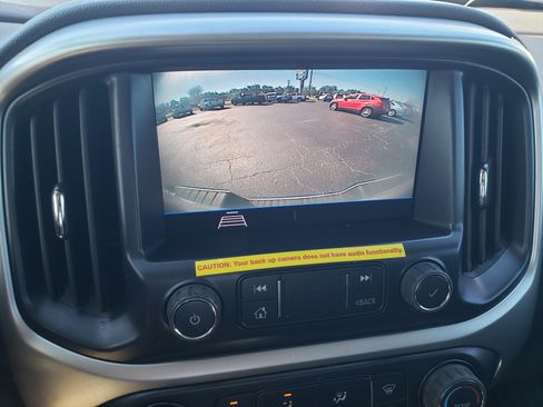 Used 2022 Chevrolet Colorado LT image 9