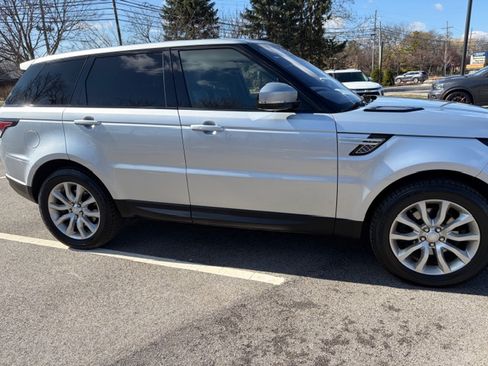Used 2016 Land Rover Range Rover Sport HSE image 5