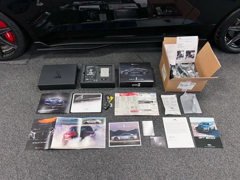 Used 2021 Ford Mustang Shelby GT500 w/ Carbon Fiber Track Pack image 28