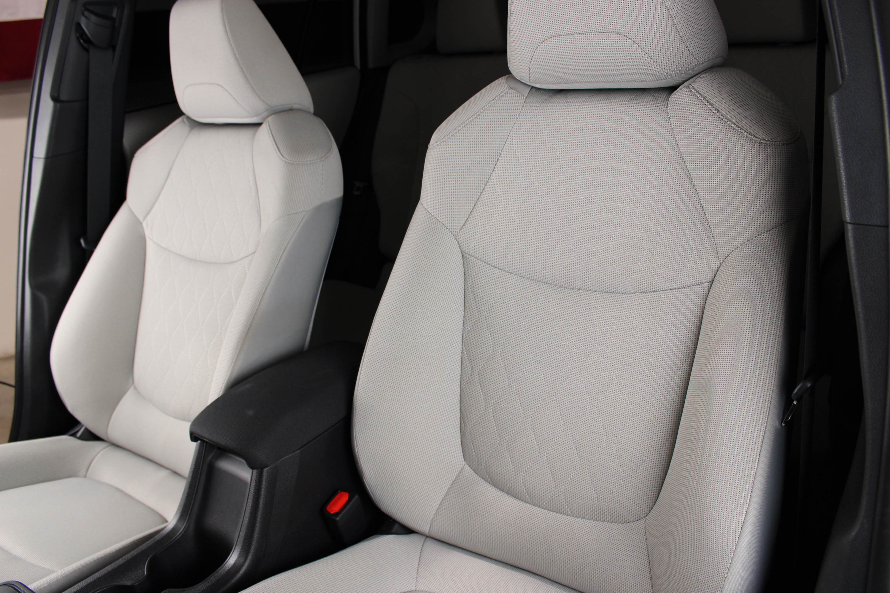 Used 2026 Toyota Corolla Cross AWD LE image 8