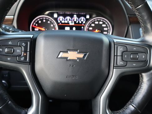 Used 2021 Chevrolet Suburban Premier image 31