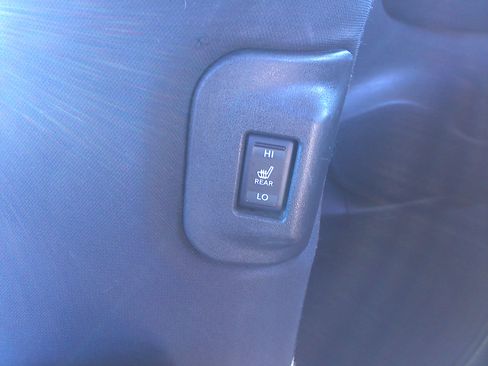 Used 2014 Nissan Leaf S FWD image 25