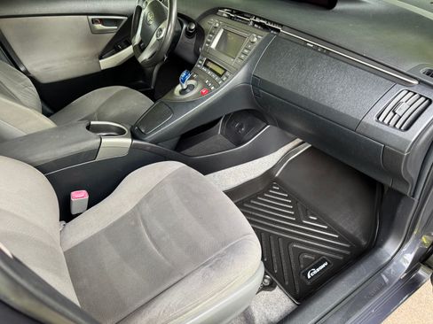 Used 2013 Toyota Prius Two FWD image 7