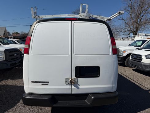 Used 2014 Chevrolet Express 2500 image 4