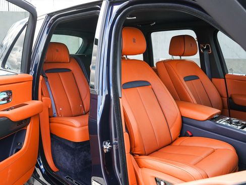 Used 2022 Rolls-Royce Cullinan Black Badge image 13