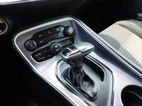 Used 2020 Dodge Challenger SXT RWD image 18