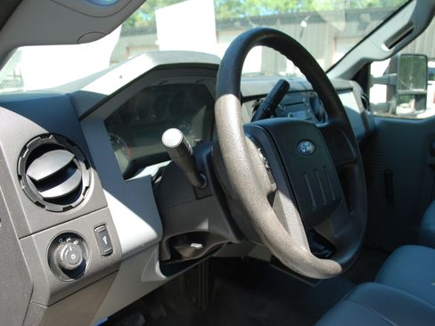 Used 2015 Ford F250 image 38