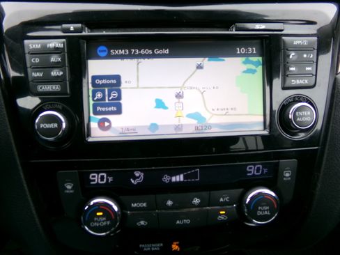 Used 2015 Nissan Rogue SV image 17