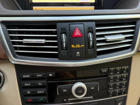 Used 2010 Mercedes-Benz E 350 image 25