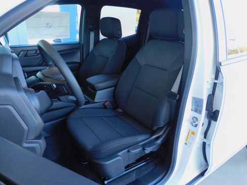 New 2026 Chevrolet Colorado W/T image 15