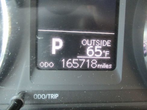 Used 2018 Toyota Corolla LE FWD image 29