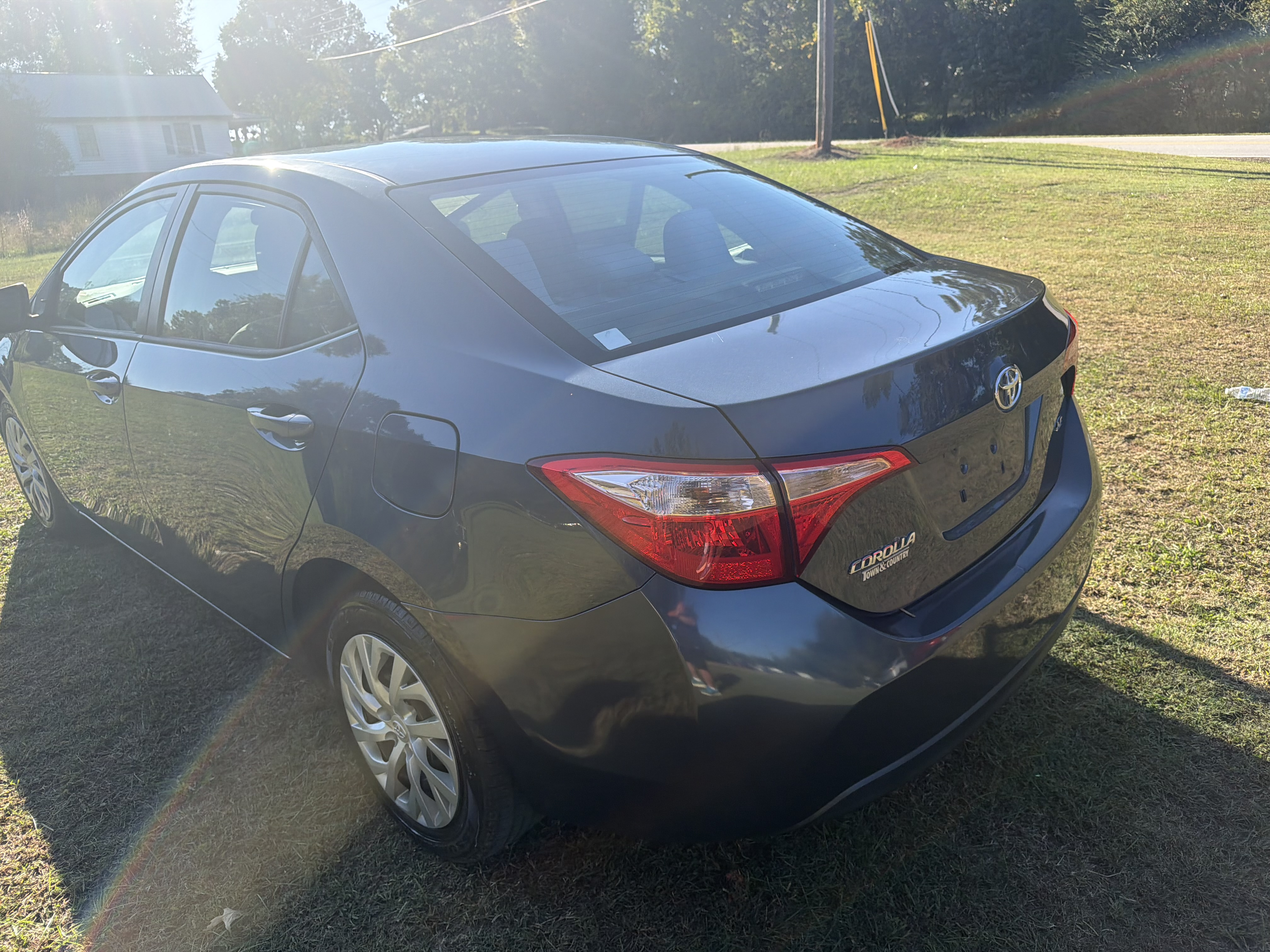 Used 2017 Toyota Corolla LE FWD image 75