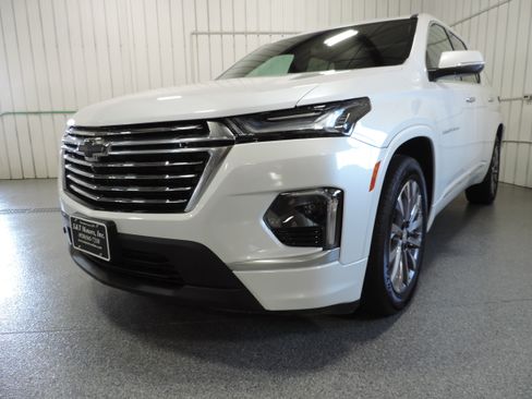 Used 2023 Chevrolet Traverse Premier image 6