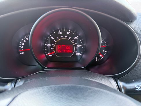 Used 2014 Kia Soul + image 9