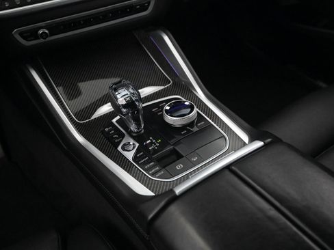 Used 2021 BMW X6 M50i image 22