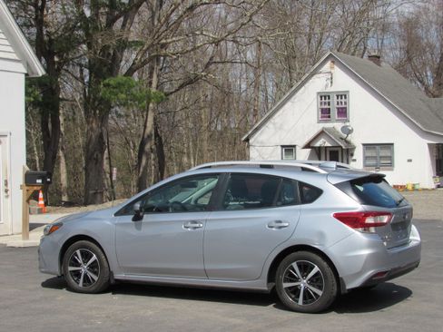 Used 2019 Subaru Impreza 2.0i Sport Premium image 5