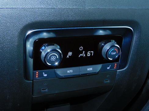 Used 2025 Chevrolet Tahoe Z71 image 22