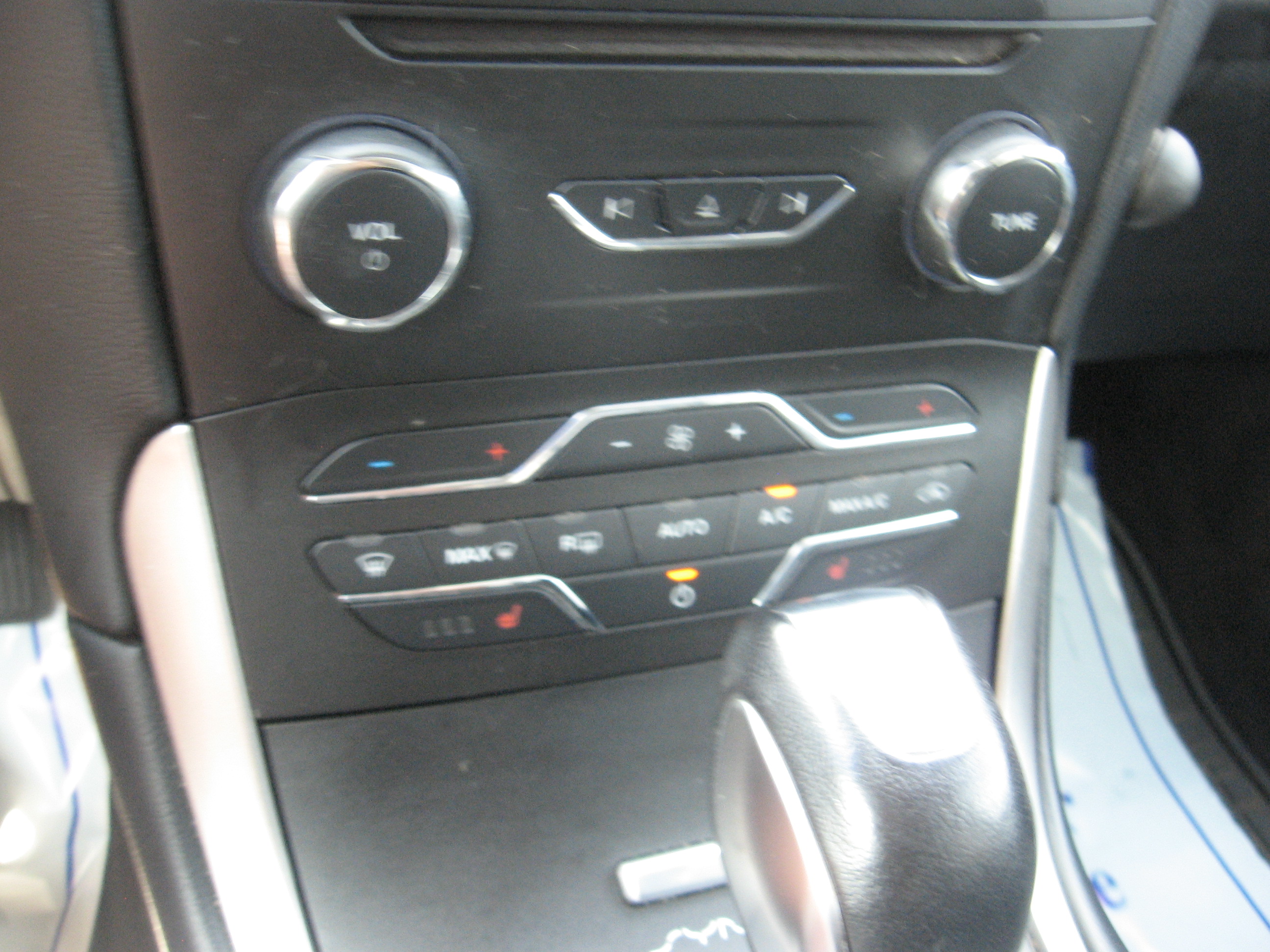 Used 2015 Ford Edge AWD SEL image 12