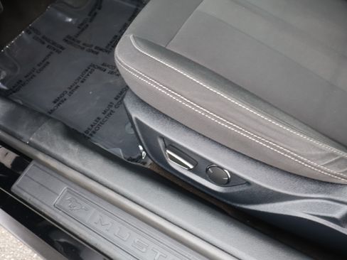 Used 2018 Ford Mustang GT image 18