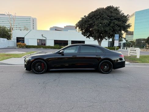 Used 2021 Mercedes-Benz S 580 4MATIC Sedan image 3