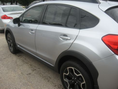 Used 2015 Subaru XV Crosstrek 2.0i Limited image 6