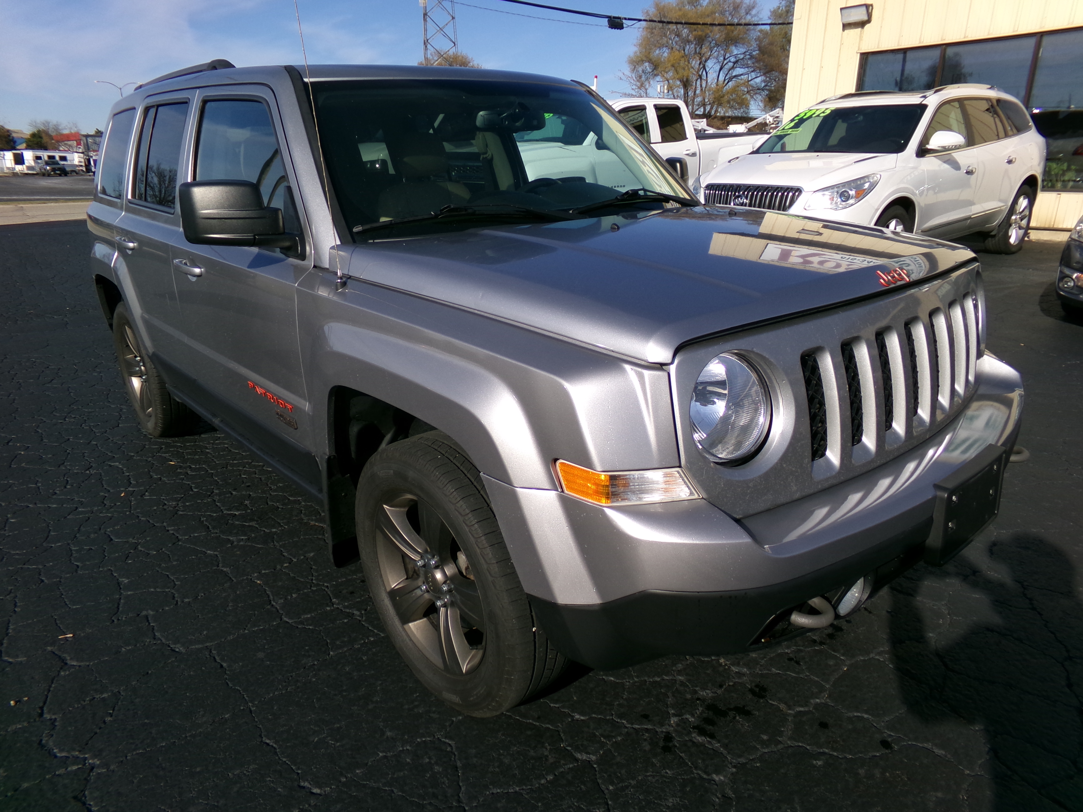 Used 2016 Jeep Patriot 75th Anniversary AWD/4WD image 7