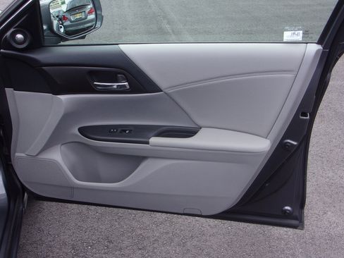 Used 2015 Honda Accord EX-L image 30