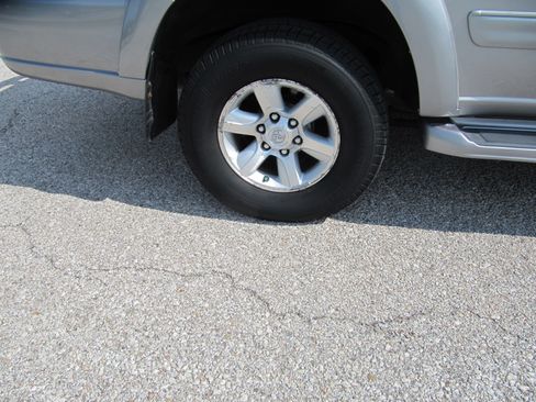 Used 2004 Toyota Sequoia Limited image 4