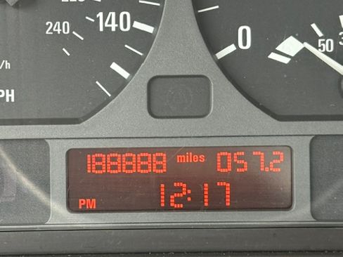 Used 2003 BMW 325i Sedan RWD image 22