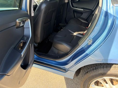 Used 2015 Volvo XC60 AWD T5 Platinum image 8