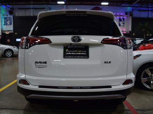 Used 2017 Toyota RAV4 XLE FWD image 9