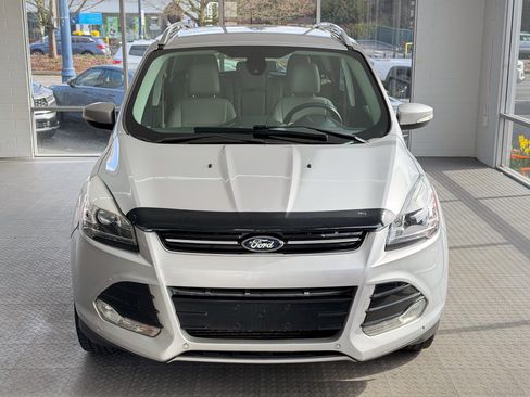 Used 2016 Ford Escape Titanium image 2