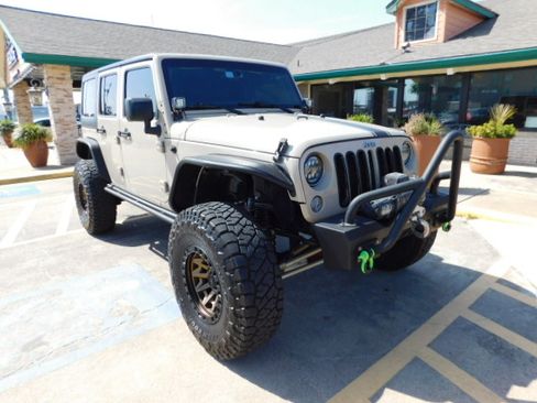 Used 2016 Jeep Wrangler 4WD Unlimited Sport image 2