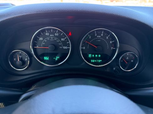 Used 2015 Jeep Wrangler Unlimited Sport image 10