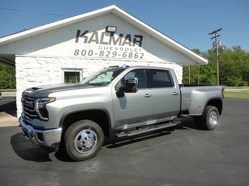 New 2026 Chevrolet Silverado 3500 4x4 Crew Cab LTZ image 6