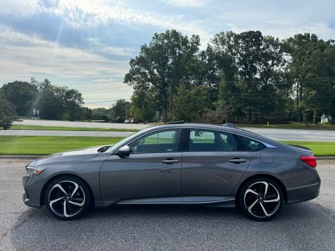 Used 2021 Honda Accord 2.0T Touring image 4