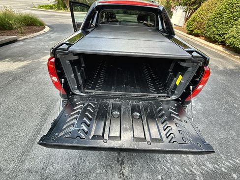 Used 2013 Chevrolet Avalanche LTZ image 14