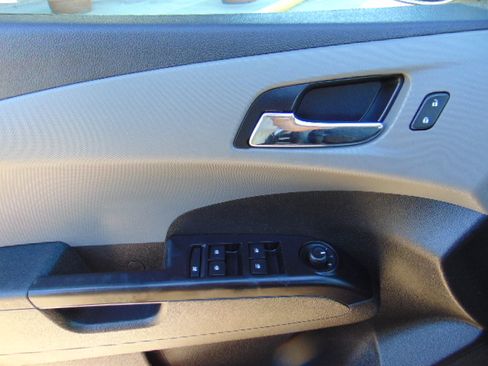 Used 2020 Chevrolet Sonic LT image 13