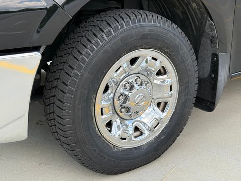 Used 2020 Nissan NV 3500 SL image 3